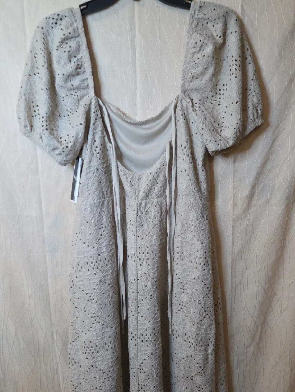 Speechless delicate eyelet